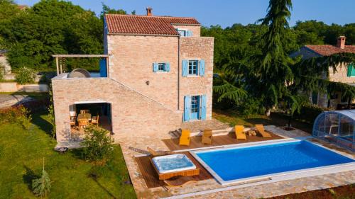 Kircija Villa | Relax at Julijud: Heated Pool, Jacuzzi & Spa Retreat