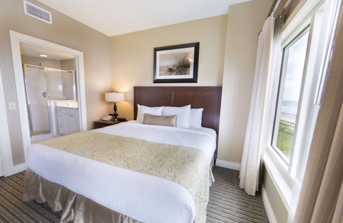 Beachside Village Resort | Beachfront Condo: Pool, Ocean View & Top Guest Rating 9.4
