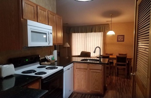 Basye Condo | Relaxing Mountain Retreat: 2BR with Kitchen in Shenandoah