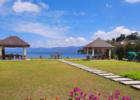 Tuk Tuk House | Discover Juma Cottages: Family-Friendly Retreat with Dining