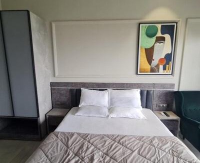Kadadhe Resort | Delightful Jumbo Paradise: Lake View Cottage with Pool