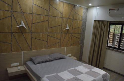 Ambernath Villa | Inviting Jumbo Pool Villa in Ambernath for Family Fun