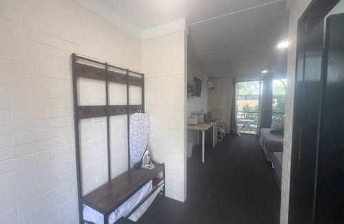 Longreach Hotel | Inviting Jumbuck Motel with Pool and Family-Friendly Perks
