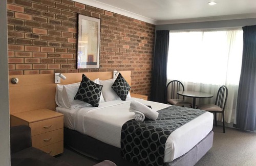 Tenterfield Hotel | Experience Comfort at Jumbuck Motor Inn - 4 Star Gem