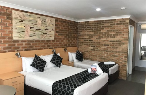 Tenterfield Hotel | Experience Comfort at Jumbuck Motor Inn - 4 Star Gem