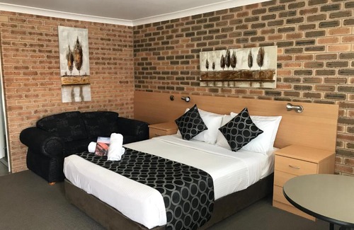 Tenterfield Hotel | Experience Comfort at Jumbuck Motor Inn - 4 Star Gem