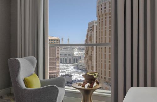Mecca Hotel | Elegant Jumeirah Jabal Omar Makkah with Pool & Dining
