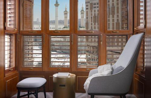 Mecca Hotel | Elegant Jumeirah Jabal Omar Makkah with Pool & Dining