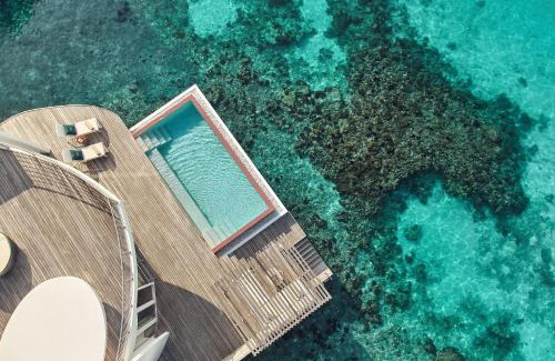 Kanifinolhu Island Resort | Experience Jumeirah Olhahali Island Maldives - 5-Star Haven