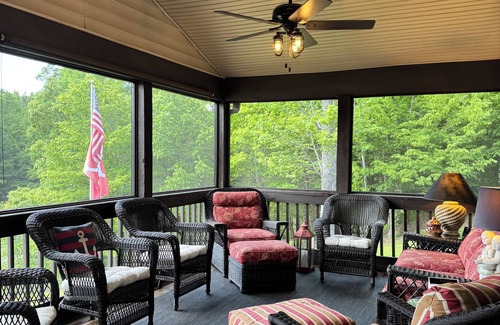 Dadeville House | Jump Platform & Rope Swing, Dock. Kayak. Screened Porch. Firepit. Family Fun!