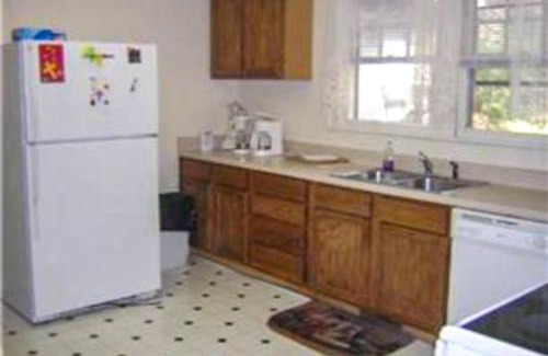 Lake Junaluska House | Discover Junaluska Lodge: Pet-Friendly Retreat with Pool