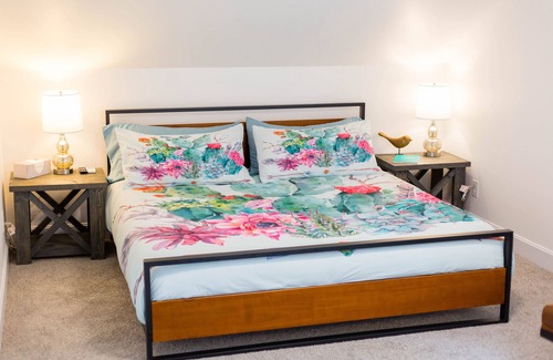 Perryville Apartment | June Bug's Loft: 10/10 Rated with Family-Friendly Amenities
