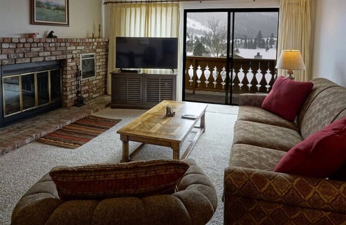 June Lake Condo | Scenic June Lake Interlaken: Mountain Views & Relaxing Spa