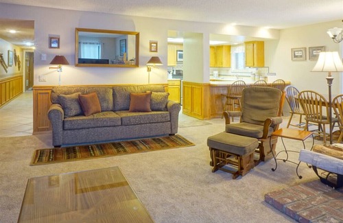 June Lake Condo | June Lake Interlaken: Guest Rated 9.6, Spa & Hot Tub Amenities