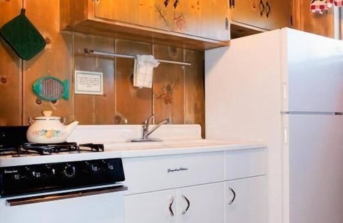 June Lake Hotel | Guest Rated June Lake Motel: Spa, Breakfast & Family Friendly