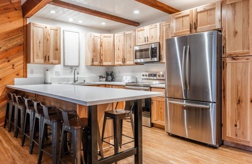 June Lake Condo | Guest Rated: 9.8 at June Lake Sierra Suns - Family Friendly Retreat