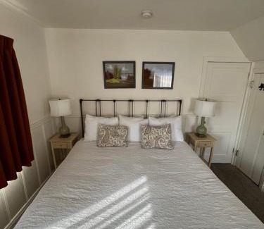 June Lake Cabin | June Lake Villager: Pet-Friendly Retreat with Ocean Views