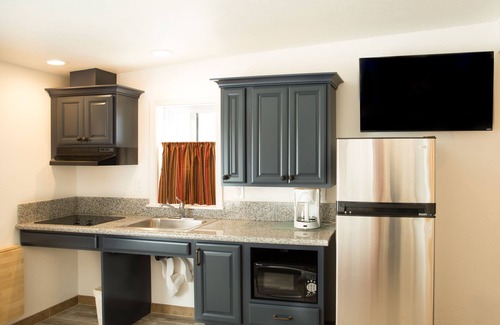 June Lake Hotel | Discover June Lake Villager: Family-Friendly Retreat Awaits