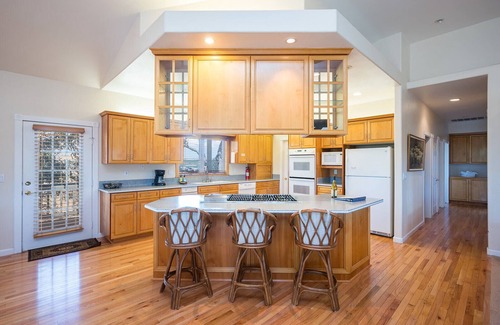 Paso Robles House | Serene Tuscany-Inspired Vineyard Retreat | Guest Rated 9.8