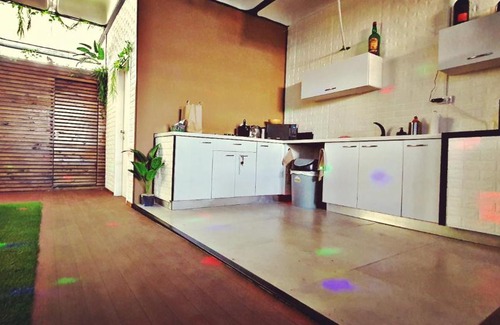 Rishon LeTsiyon Bed & Breakfast | Relaxing Retreat at JUNGA: Family-Friendly with Hot Tub