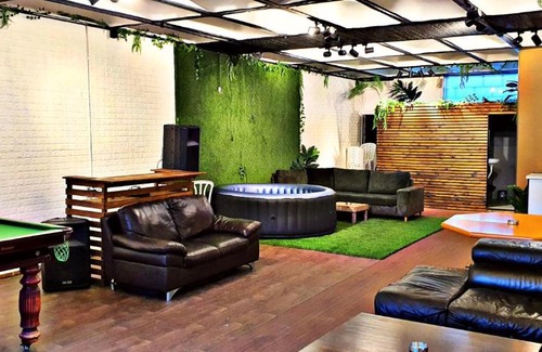 Rishon LeTsiyon Bed & Breakfast | Relaxing Retreat at JUNGA: Family-Friendly with Hot Tub