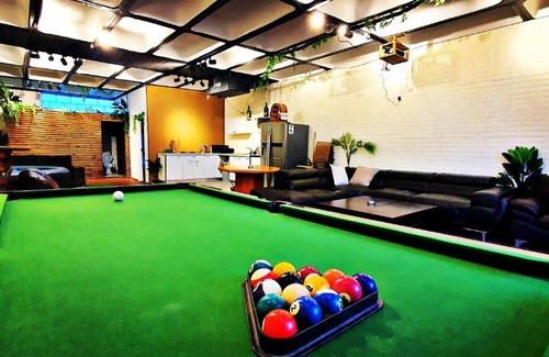 Rishon LeTsiyon Bed & Breakfast | Relaxing Retreat at JUNGA: Family-Friendly with Hot Tub