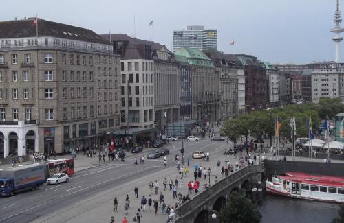 Neustadt Apartment | Comfortable Family & Business Apartment Near Jungfernstieg