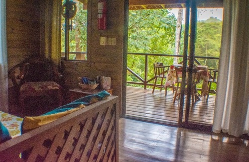 Parrita Cabin | Relaxing Jungle & River View Cabin with Pet-Friendly Amenities