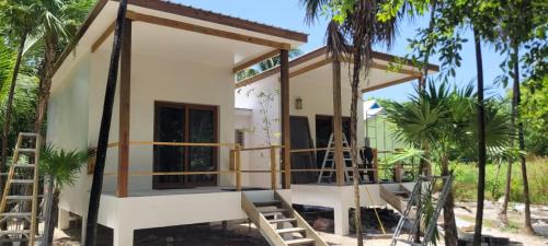 Caye Caulker Bed & Breakfast | Explore Jungle Cocoon: Breakfast Included & 8/10 Rated Stay