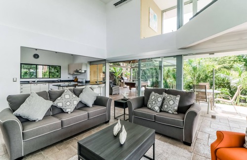 Tarcoles House | Pet-Friendly Retreat with Ocean Views & Private Pool