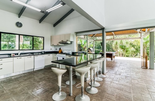 Tarcoles House | Pet-Friendly Retreat with Ocean Views & Private Pool