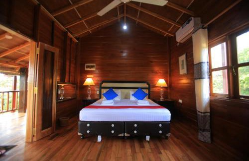 Inamaluwa Hotel | Tranquil Jungle Hut Resort Sigiriya with Pool & Dining