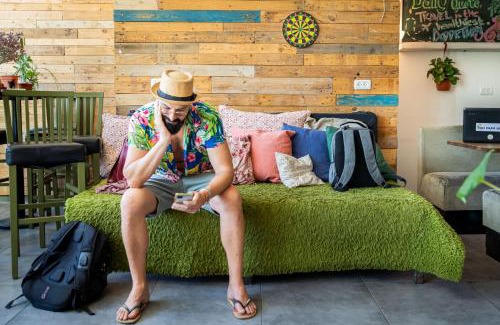 Jaffa Hostel | Vibrant Jungle Jaffa Hostel with Dining & Kitchen Access