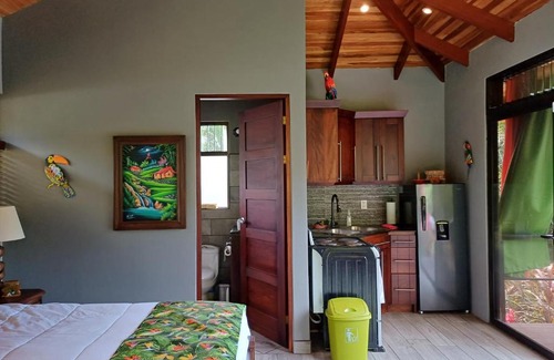 Escobal House | Discover Jungle River: Family-Friendly & Pet Welcoming Escape