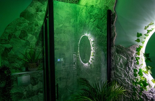Plaine Centre Ville Apartment | Escape to the Jungle Room: Cozy Luxury Near Transit