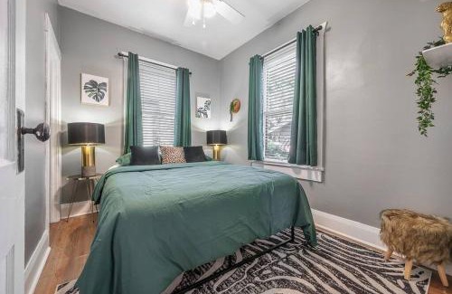 Seminole Heights Apartment | Jungle Themed Apartment Near Coffee, Food & Pet Friendly!