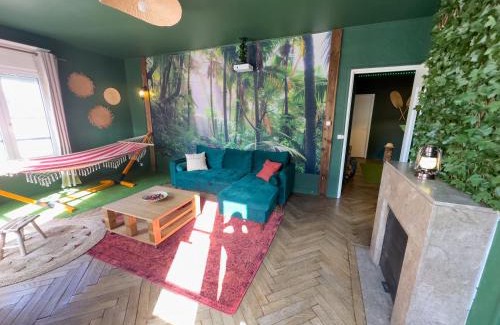 Centre Ville Apartment | Urban Oasis in the Heart of the City with Sauna & Cinema