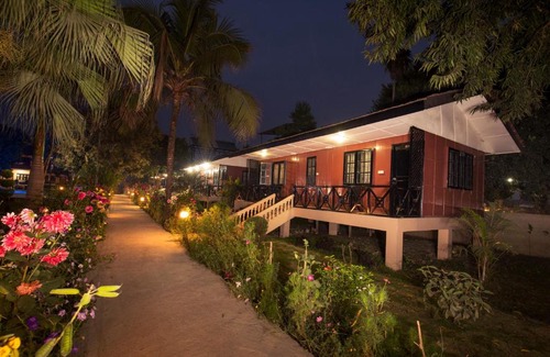 Sauraha Resort | Explore Jungle World Resort: Pool, Breakfast & Hot Tub Awaits