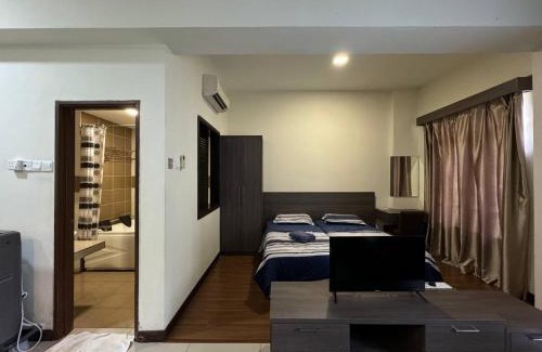 Malacca City Apartment | Relax at Junikastay BLagoon Melaka with Pool & Spa