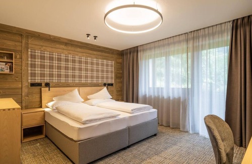 Untertschern House | Cozy Junior Double Room at Hotel OTP Birkenhof