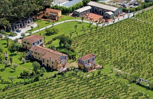 Sarzana House | Stylish Junior Suite with Pool Access and Breakfast Options