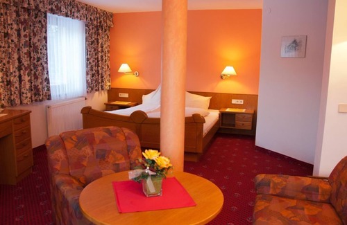 Bad Kleinkirchheim Bed & Breakfast | Cozy Junior Suite with Balcony at Pension Gertraud