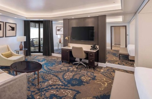 Al Rigga House | Junior Suite Near China Club with Family-Friendly Amenities