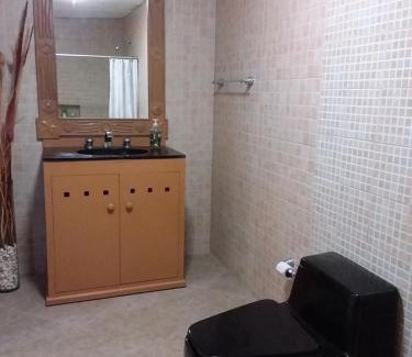 Alfredo V. Bonfil House | Cozy Junior Suite 7 Min from Airport with Breakfast Included