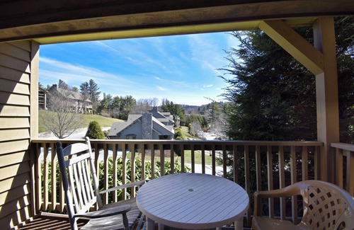 Blowing Rock Condo | Premier Chetola Resort Condo with Indoor Pool & Spa Access