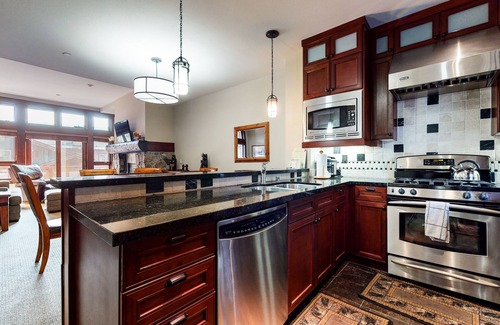 Mammoth Lakes Cabin | Escape to Juniper Crest: 3-Bedroom Townhouse Retreat