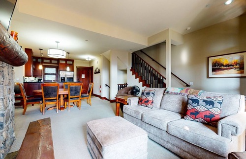 Mammoth Lakes Cabin | Escape to Juniper Crest: 3-Bedroom Townhouse Retreat