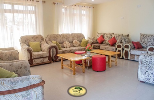 Muiga Hotel | Discover Juniper Green Gardens Resort with Family-Friendly Perks