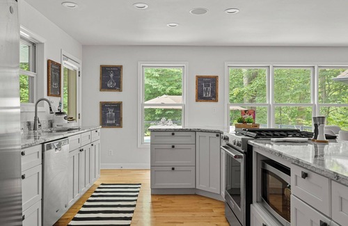 Three Oaks House | Juniper Presents, Gray Haven: A Stunning Woodland Retreat with Pool