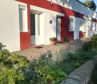 Tiszaujvaros Apartment | Eco-Friendly Juniperus Apartman with Ocean View & Hot Tub